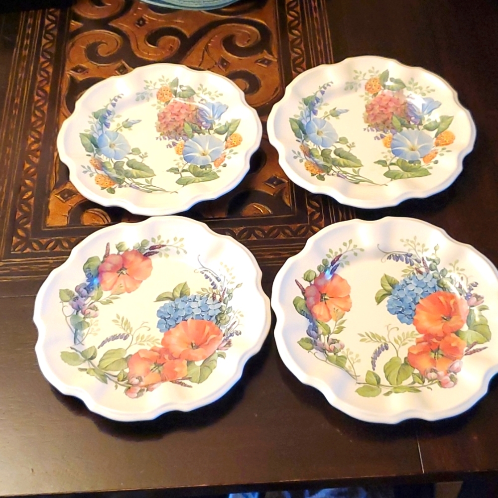 4 unbreakable floral plates 🗣🗣